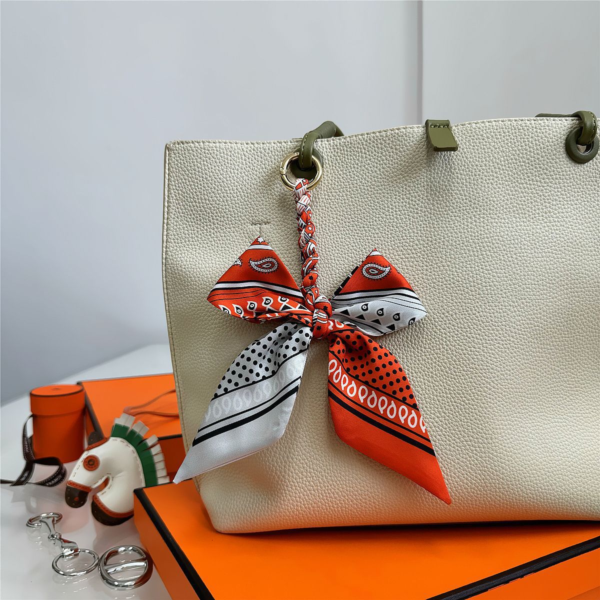 Elegant Silk Scarf Bow Bag Cha – обзор и цена Women'S Ysl Fashion