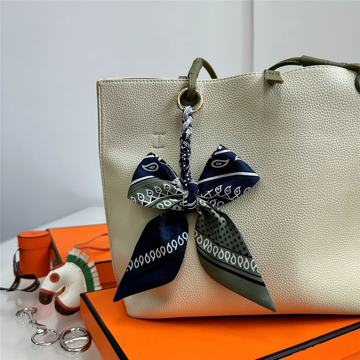 Elegant Silk Scarf Bow Bag Cha – обзор и цена Women'S Ysl Fashion